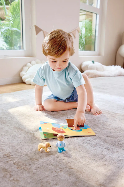 Hape Eventyrbok med Lekesett The Dog's New Friend