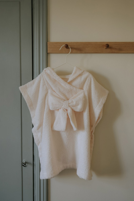 Elodie Badeponcho, Creamy White