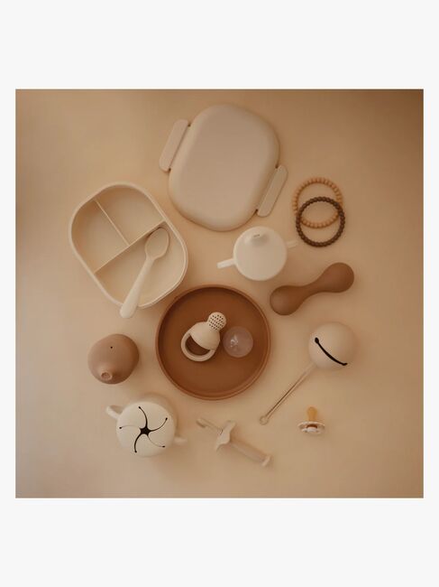 Mushie Matboks, Ivory