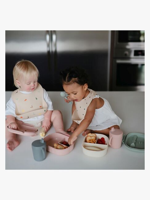 Mushie Matboks, Blush