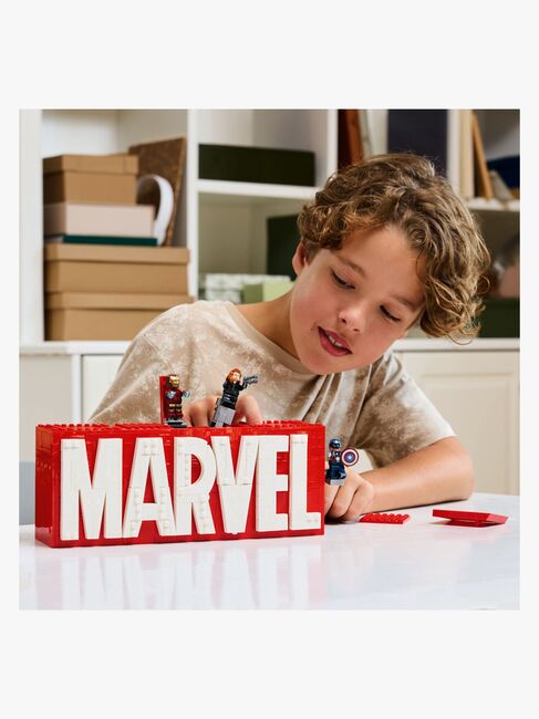 LEGO Super Heroes 76313 MARVEL logo og minifigurer