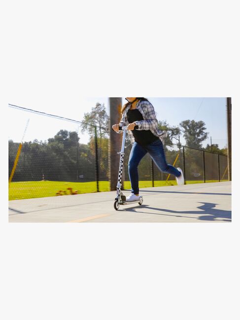 Razor A Special Sparkesykkel, Checked Out