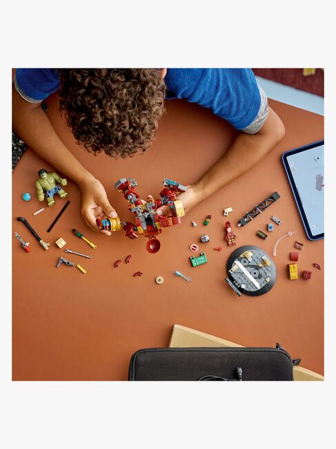 LEGO Super Heroes 76343 Episk oppgjør: Hulkbuster mot Hulk