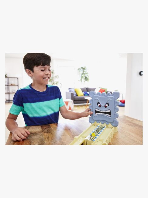 Hot Wheels Mario Kart Thwomp Ruins Track Set