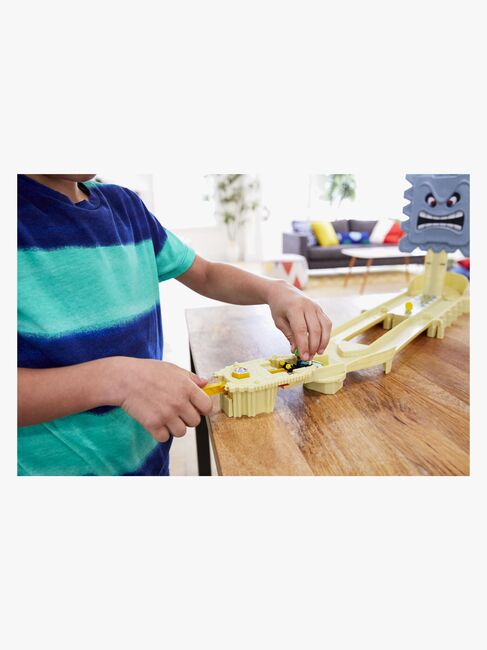 Hot Wheels Mario Kart Thwomp Ruins Track Set