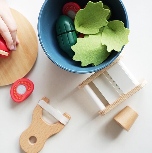 Small Foot lekesett salat