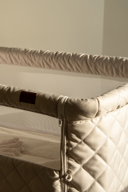 Quax Bedside Crib, Clay