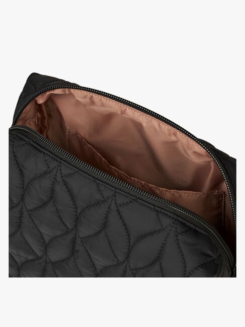 Day ET RE-Q Twist Toalettmappe S, Black