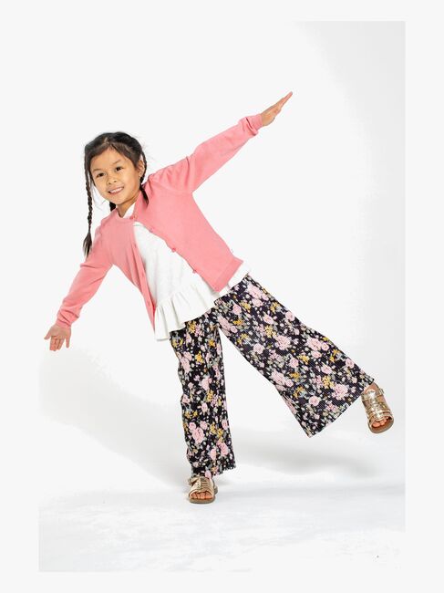 Luca & Lola Enrica Bukse, Flowers