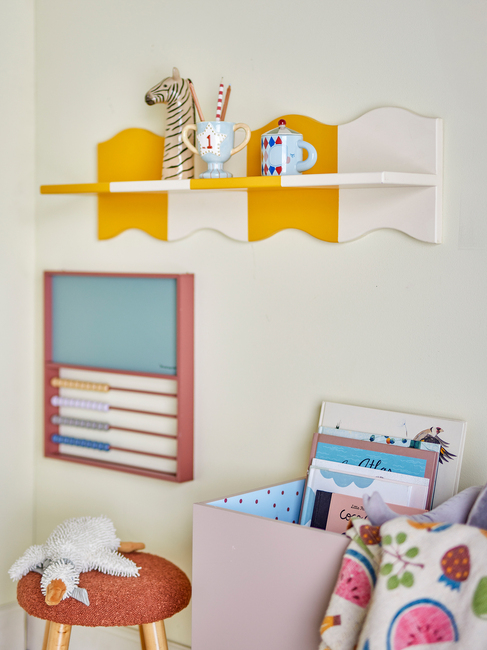 Bloomingville Bubbi Vegghylle, Gul
