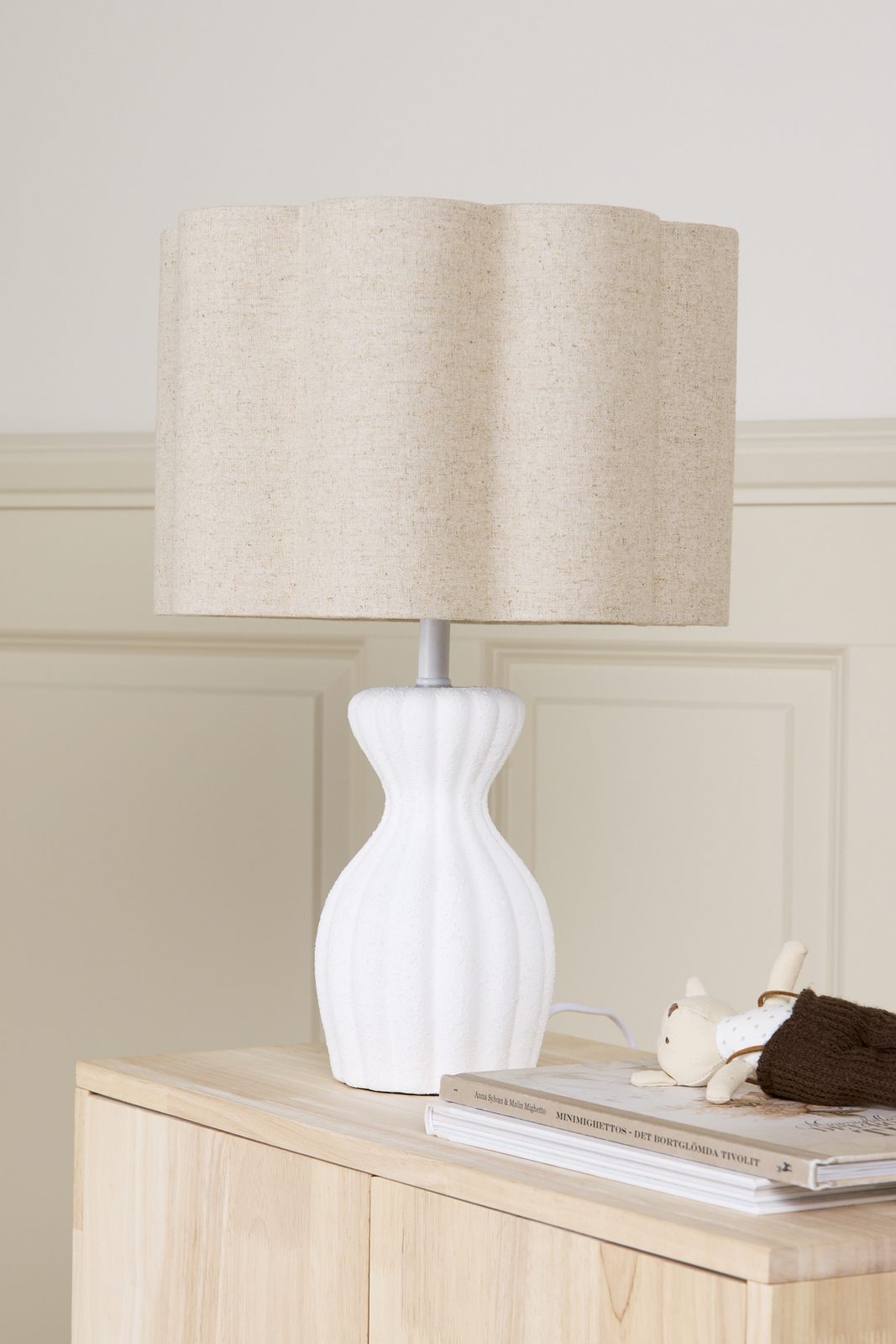 Alice & Fox Curve Lampefot Inkl. Lily Lampeskjerm S, White/Beige