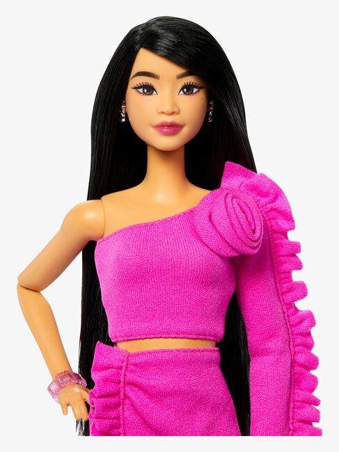 Barbie Deluxe Style Dukke Svart Hår & Beinprotese