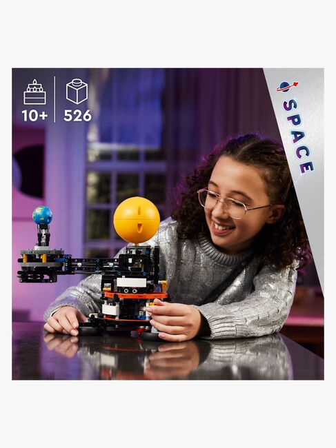 LEGO Technic 42179 Månens kretsløp rundt jorden