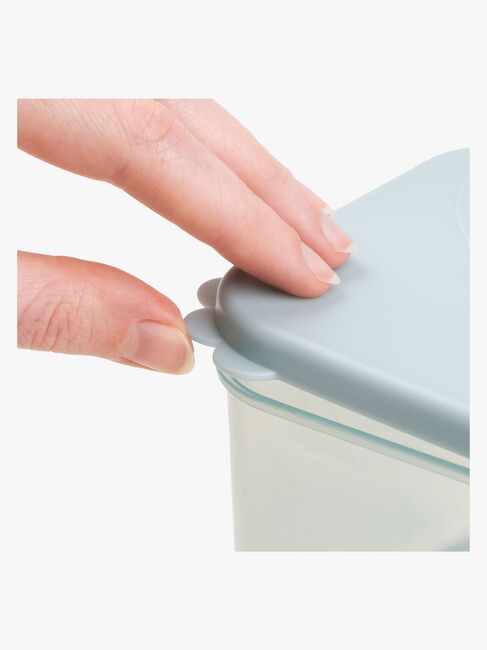 Done By Deer Matbokser Elphee, Blue