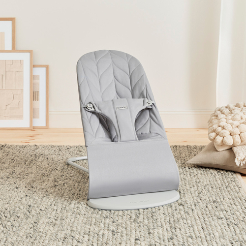 BabyBjörn Bliss Vippestol Vevet Bladmønstret Quilt, Lysegrå