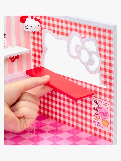 MGA's Miniverse Make It Mini Spaces Hello Kitty Lekesett
