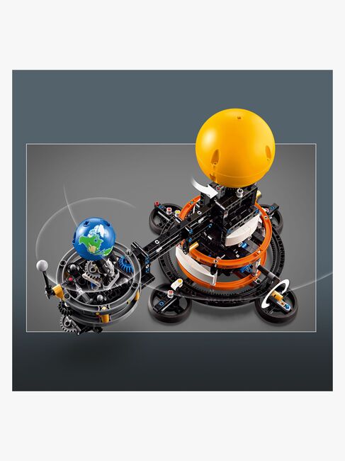 LEGO Technic 42179 Månens kretsløp rundt jorden