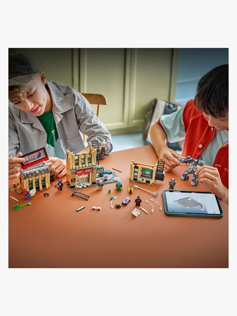 LEGO Super Heroes 76342 Spider-Man mot Mysterio: Daily Bugle