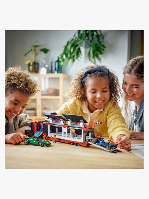 LEGO City 60445 F1-trailer med F1 RB20 og AMR24