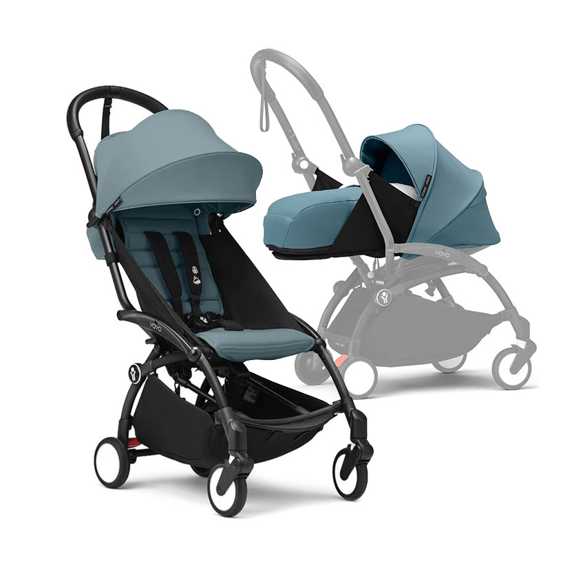 Blå barnevogn med sittedel og liggedel.