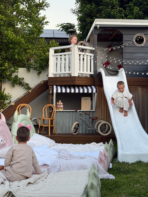 SUNNYLiFE  Oppblåsbar Barneseng, Monster Sage