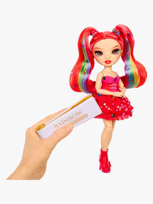 Rainbow High Be Dazzling Vivienne Rouge Motedukke Vivienne Rouge, Röd