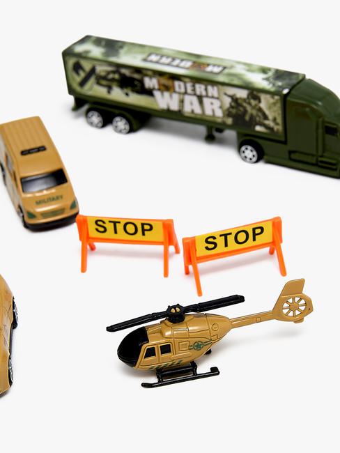 Alex's Garage Biltransport Army Force