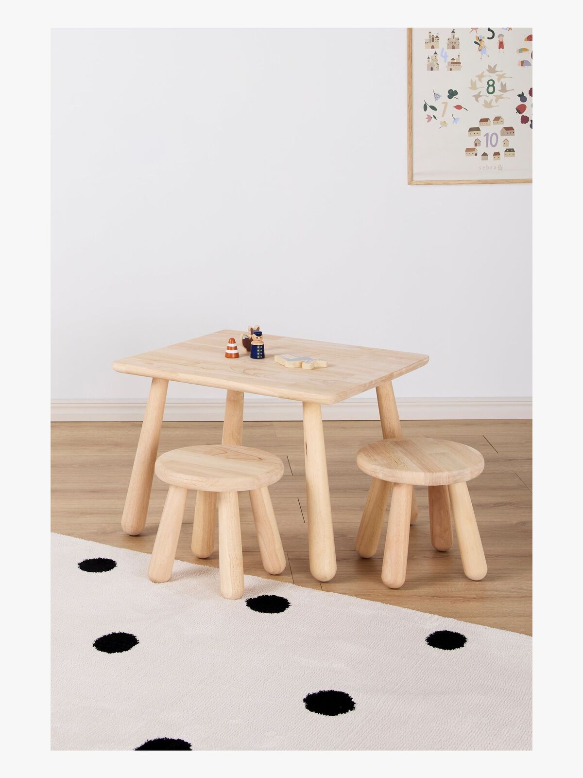 Minitude Nordic Rektangulært Bord & Runde Krakker, Natur